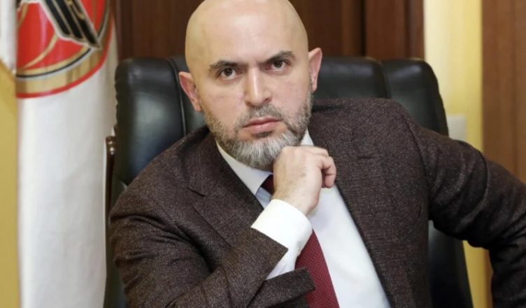 Армен Ашотян