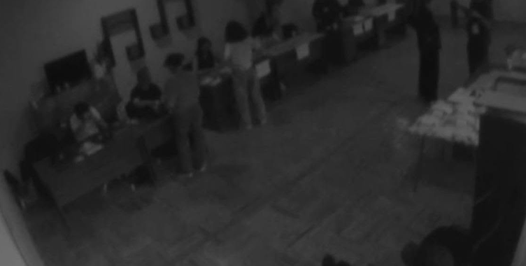 На избирательном участке нет освещения.
