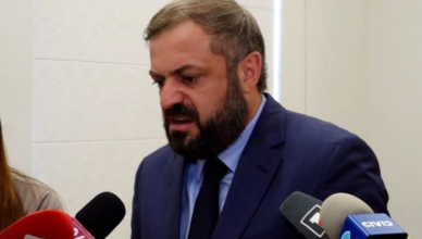 Я позабочусь о том, чтобы этих негодяев арестовали, это вопрос государственной и национальной безопасности.