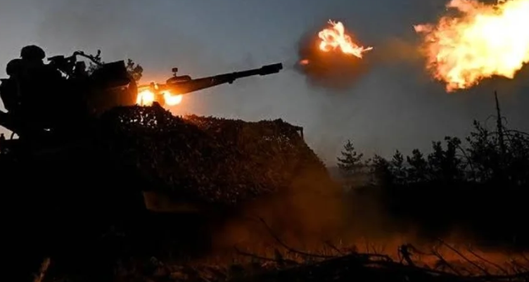 В течение ночи Россия подверглась массированной атаке беспилотников.