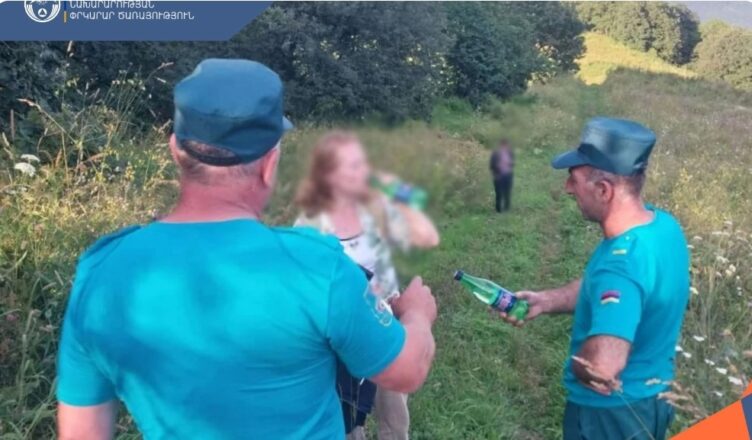 Спасатели нашли пропавших туристов.