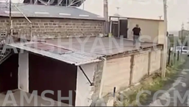 Эксклюзивное видео: Мужчина упал с высоты в Ереване