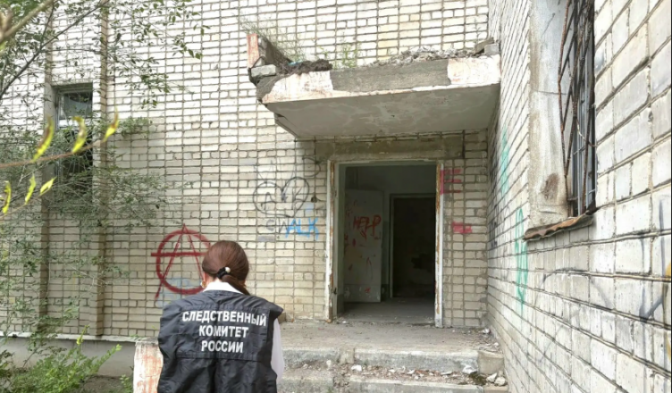 Жизни школьника, игравшего в “Пахвоци” в заброшенном здании, спасти не удалось.