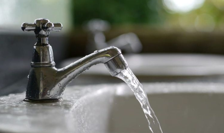 вода