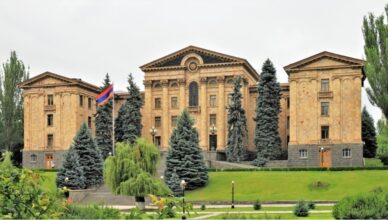 Увольнения в Национальном собрании: кто покидает свои посты?
