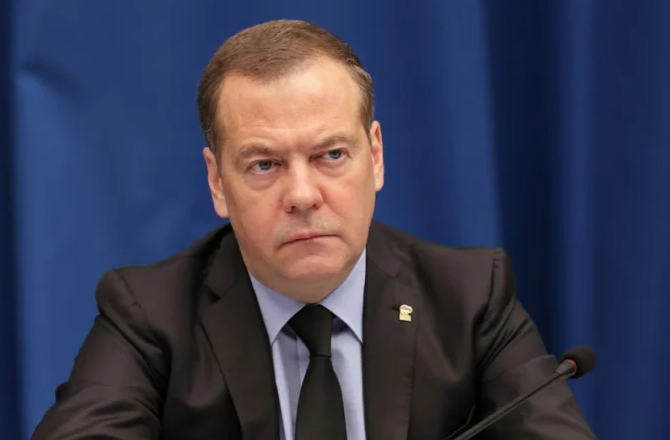 Резкое предупреждение Медведева потрясло Европу.